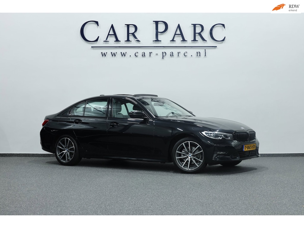 BMW 3-Serie 320i M-Sport LED/VIRTUAL/SFEER/PANORAMADAK/LEDER+S.VERWAMRING/19" LMV/PDC/CRUISE/ECC/12 MND GARANTIE!