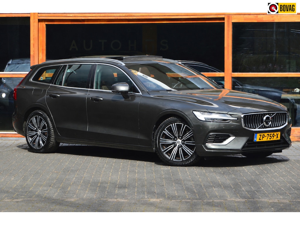 Volvo V60 T8 Hybride AWD Inscription | Panoramadak | Camera | Stoelverwarming | BLIS | Trekhaak |