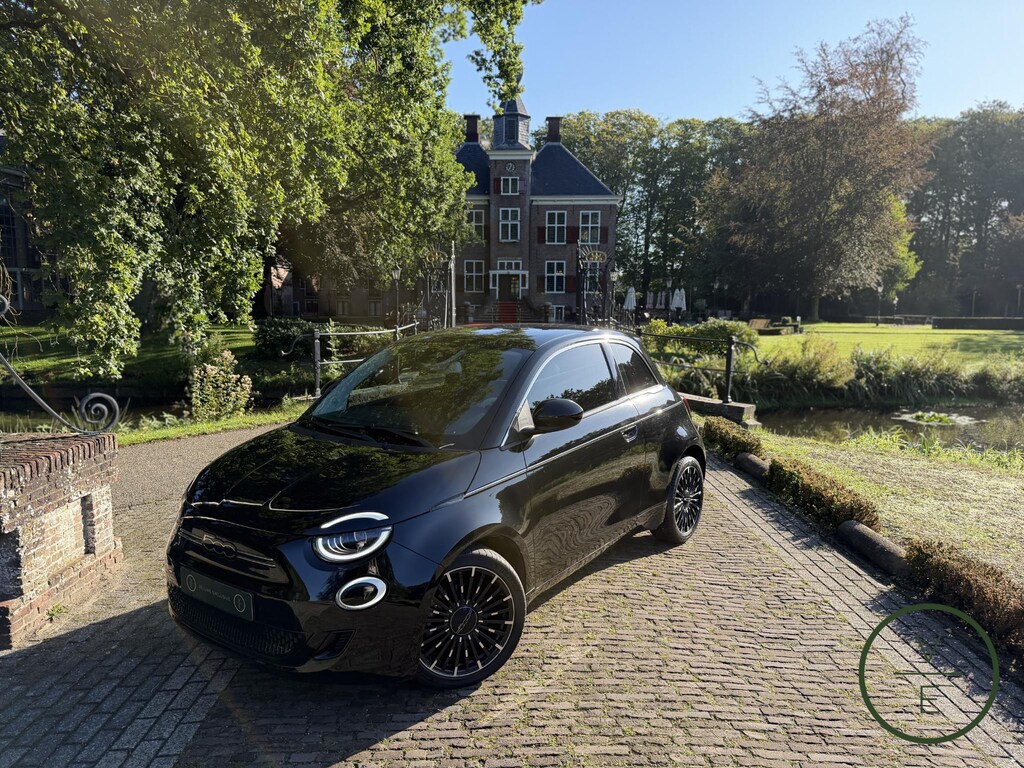 Fiat 500 La Prima 42 kWh | Pano | Camera | Adaptive| BTW |