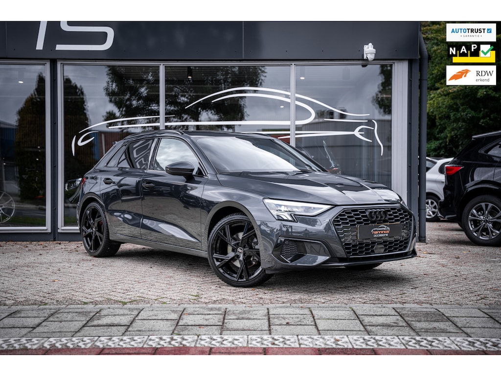 Audi A3 Sportback 35 TFSI Business edition|Trekh|Apple CarPlay|Lane Assist|Digital Cockpit|LED|19"LMV|