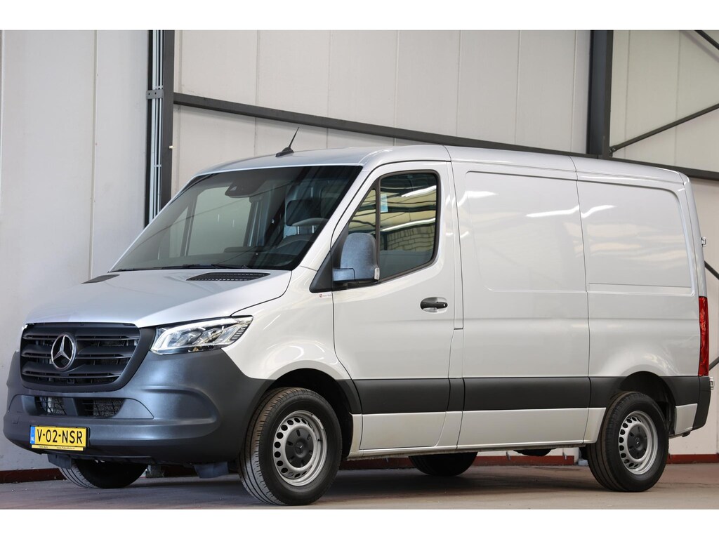 Mercedes-Benz Sprinter 317 L1H1 170PK 2000KG TREKVERMOGEN