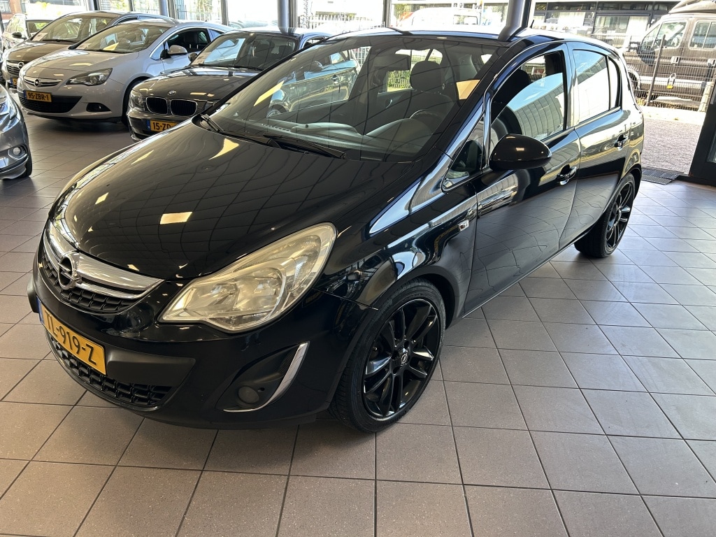 Opel Corsa 1.4-16V AIRCO NW APK BJ 2011 !!!