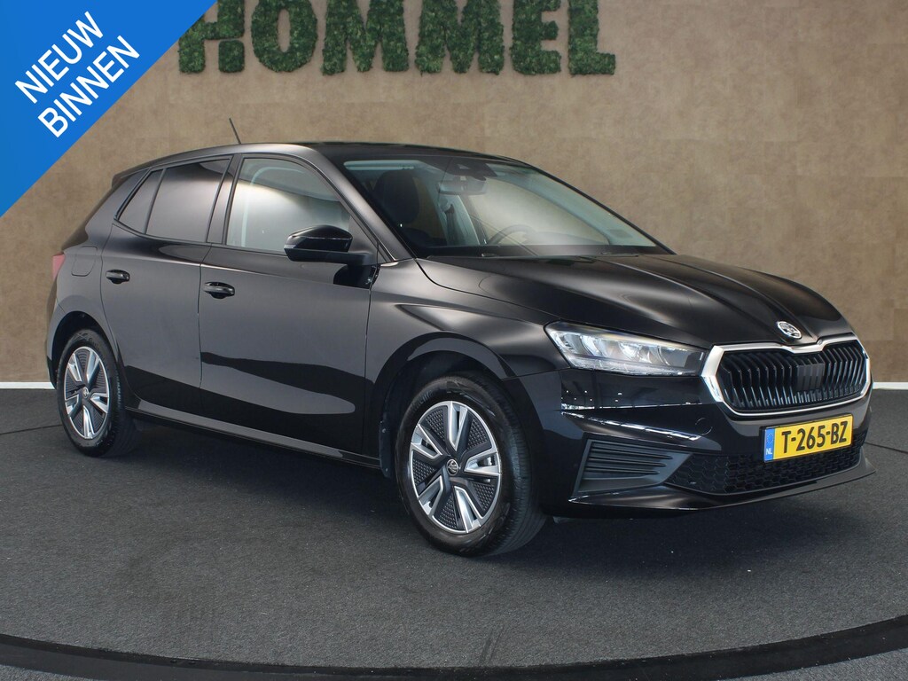 Skoda Fabia 1.0 TSI Ambition - ORIGINEEL NEDERLANDSE AUTO - AIRCO - APPLE CARPLAY/ ANDROID AUTO - PARKEERSENSOREN ACHTER - CRUISE CONTROL - 4 X ELEKTRISCHE RAMEN - BUITENSPIEGELS ELEKTRISCH VERSTELBAAR EN VERWARMBAAR - LAGE KILOMETERSTAND