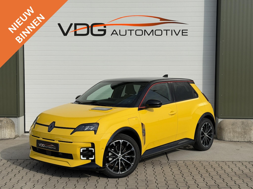 Renault R5 comfort range iconic cinq 52 kWh / SOH 98% / Snellader / Navigatie / 18" / Harman Kardon / Adaptive cruise / Parkeer Camera /  Clima / Keyless