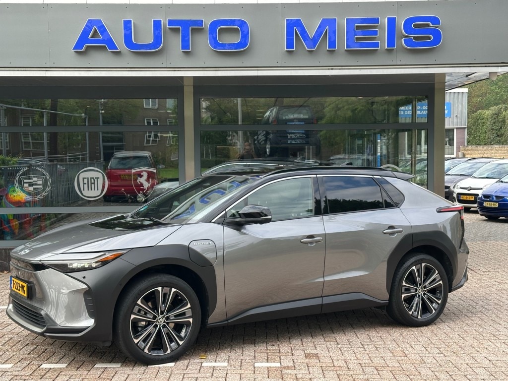 Toyota BZ4X Premium 4WD 71 KWH Glazen dak Leder JBL Stoelverw. + Ventilatie