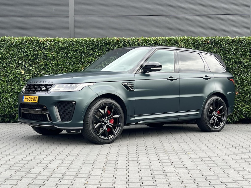 Land Rover Range Rover Sport P575 SVR Carbon Edition, SV BESPOKE SATIN, VOLLEDIG PPF, PANORAMADAK, SCHAALSTOELEN, MERIDIAN, 360-CAMERA, CRUISE, HUD, KEYLESS, DODEHOEK, STOELVERWARMING/VENTILATIE, STUURVERWARMING, LICHTMETAAL 22"
