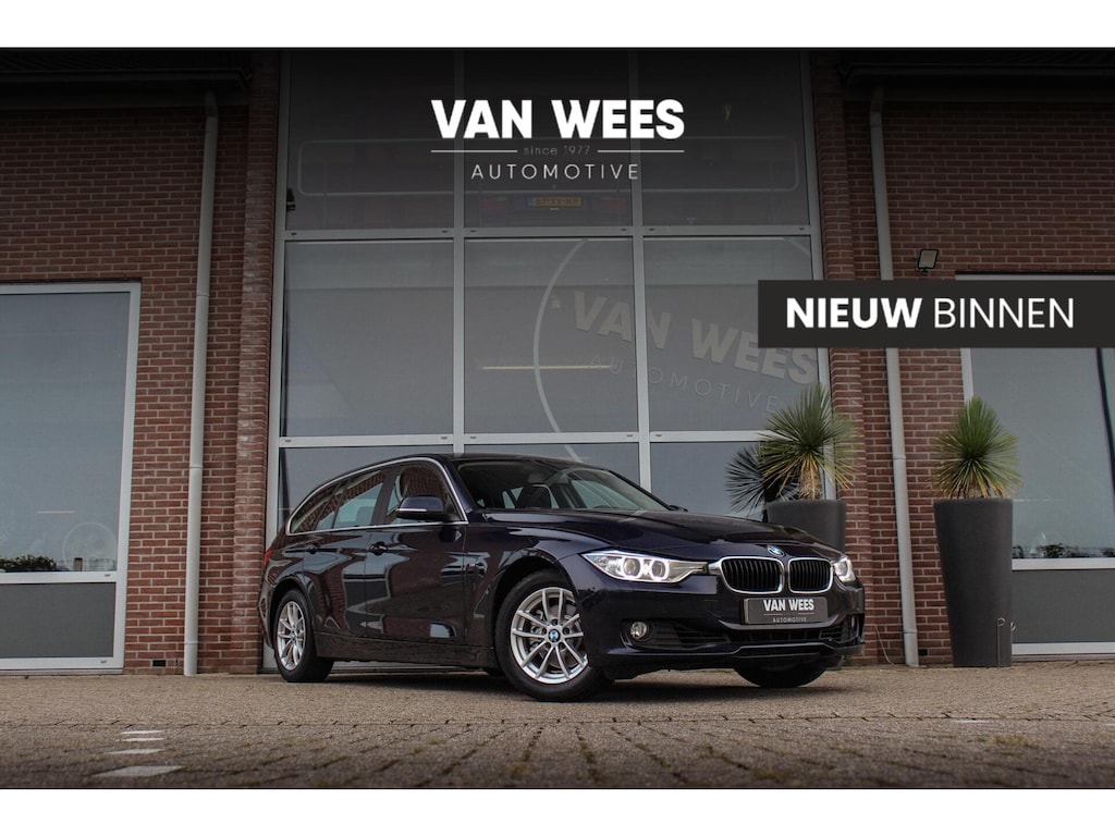 BMW 3-Serie Touring 320i Executive | Origineel NL | 3e eigenaar | Xenon | Navigatie Business | Cruise control | Bluetooth | Sportstuur | PDC | Regensensor | Climate control