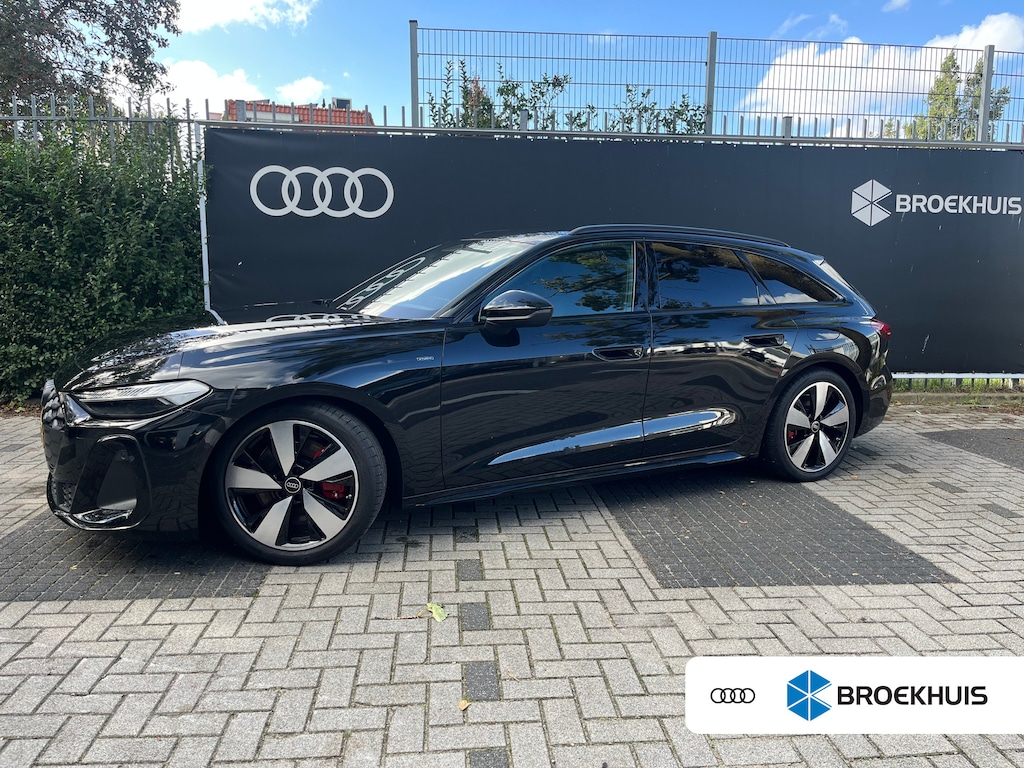 Audi A5 Avant S edition | Trekhaak | Side assist | Remzadels rood | Optiek zwart | Privacy glas |