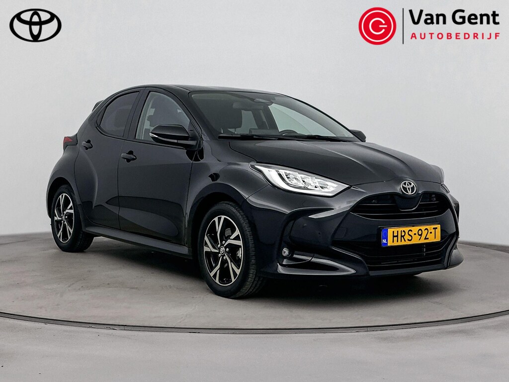 Toyota Yaris 1.5 Hybrid 115 Dynamic | Dodehoek detectoe | Parkeersensoren voor/achter | Stoel-/stuurverwarming | Apple Carplay / Android Auto | Adaptive Cruise | Keyless | 16 inch