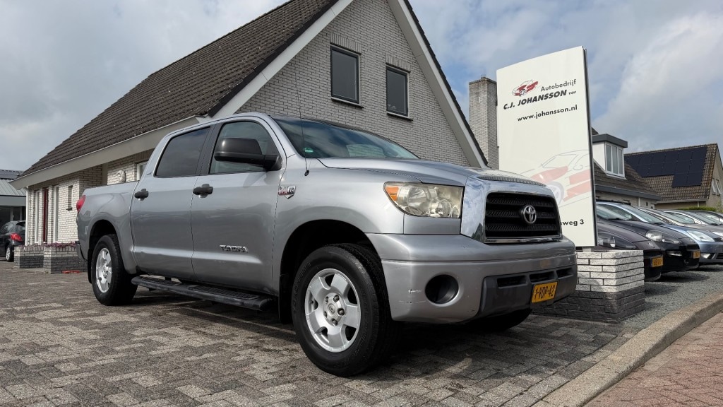 Toyota Tundra 5.7 V8 Double Cab