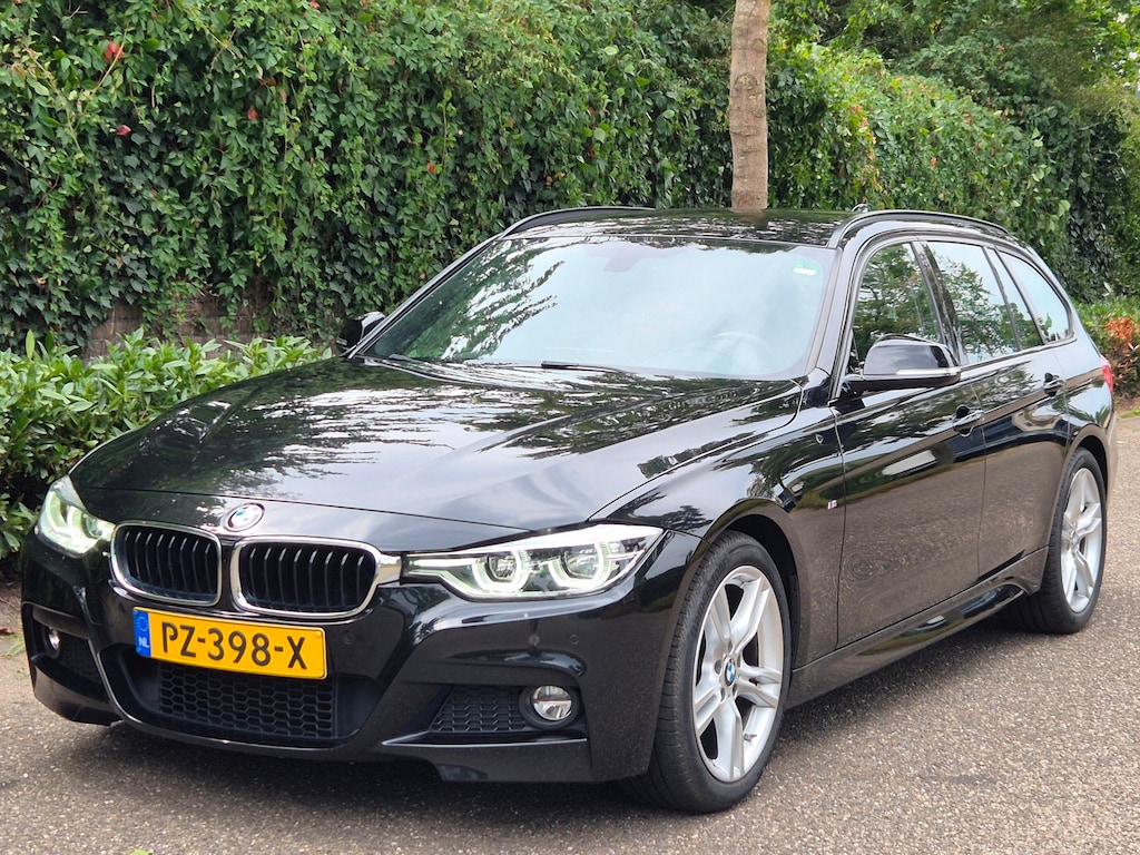 BMW 3-Serie 320i High Ex Touring M Sport Touring Apple CarPlay 18inch Velgen NAP NL 100% Onderhouden 2e eigenaar
