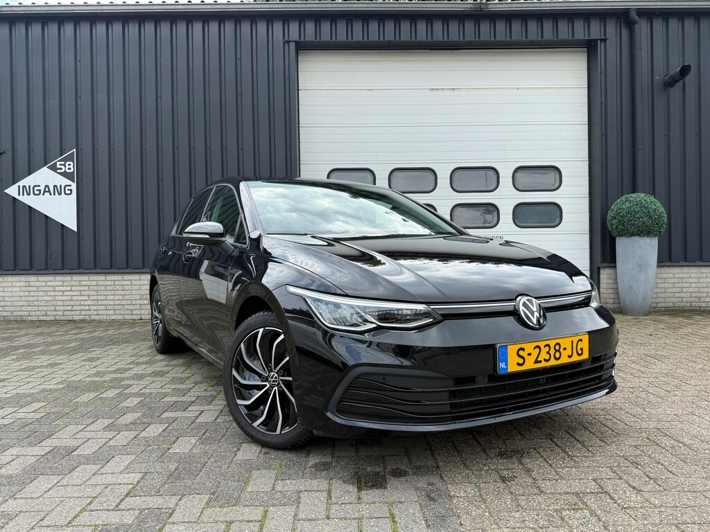 Volkswagen Golf 1.0 TSI Life |apple carplay| adaptive cruise| lounge pakket | parkeersensor|privacy glass