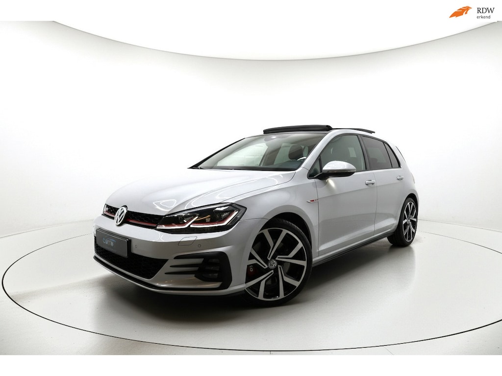 Volkswagen Golf 2.0 TSI GTI Performance PANO VIRTUAL ACC