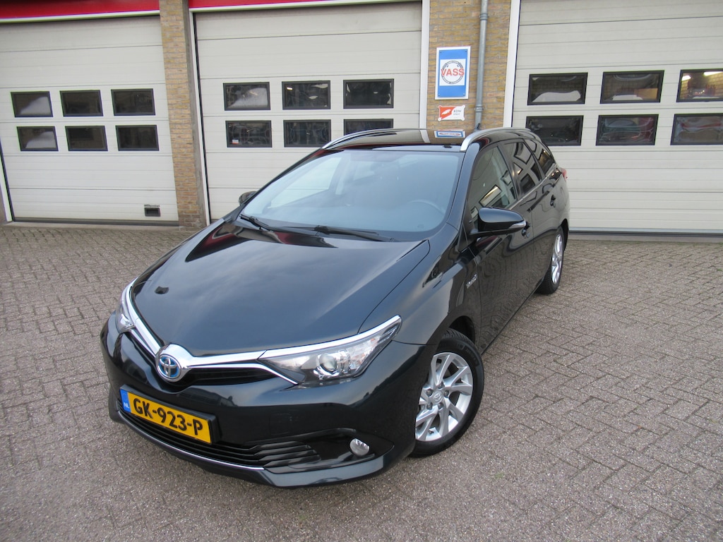 Toyota Auris Touring Sports 1.8 Hybrid Lease