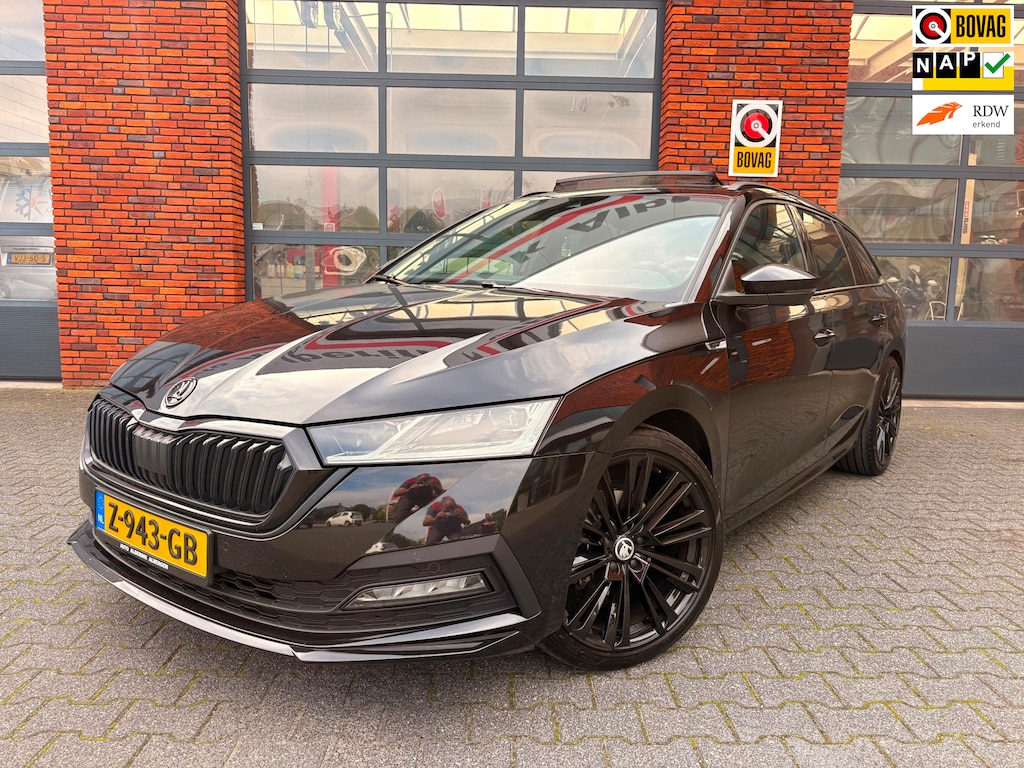 Skoda Octavia Combi 1.5 e-TSI Sportline Bns| Schuifdak | Trekhaak | Headup display | Keyless