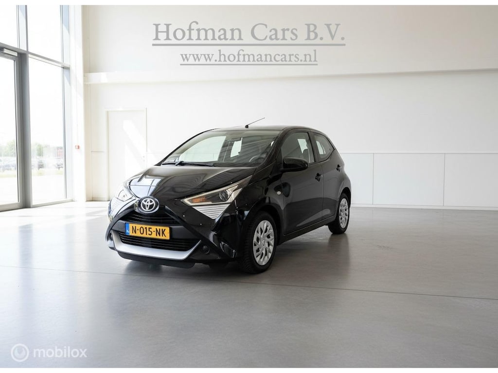 Toyota Aygo 1.0 VVT-i x-joy | Camera | 12/2021 | Zwart | 122.671 km