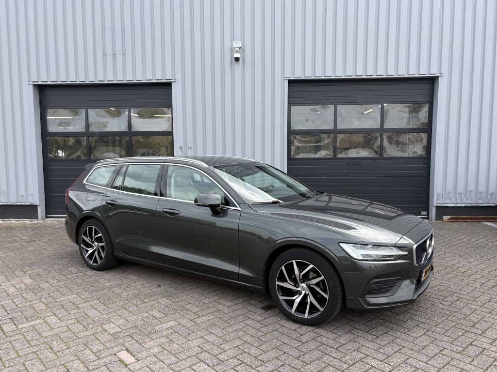 Volvo V60 2.0 D4 Momentum Pro. Adapt. Cruise I Leer I All-in prijs!