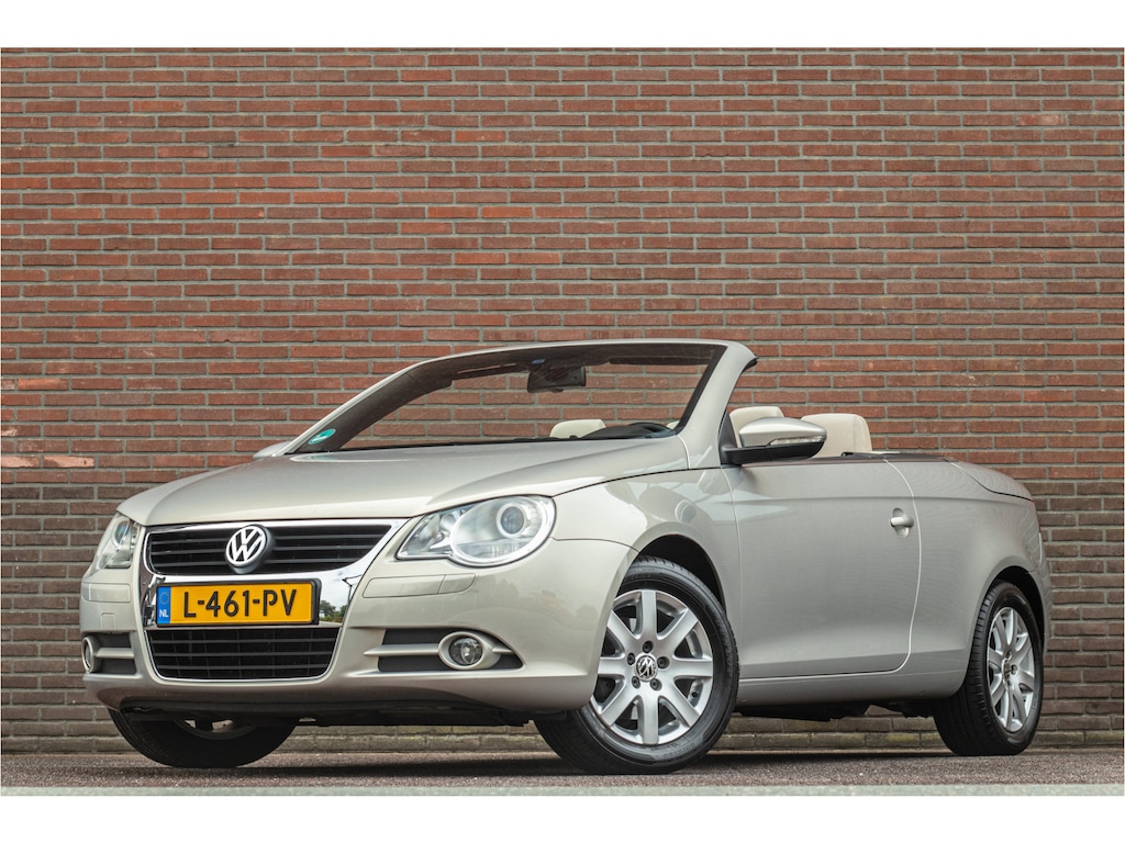 Volkswagen Eos 1.4 TSI Highline, Stoelverwarming, Bluetooth, PDC, Windscherm, Climate control, Cruise control.