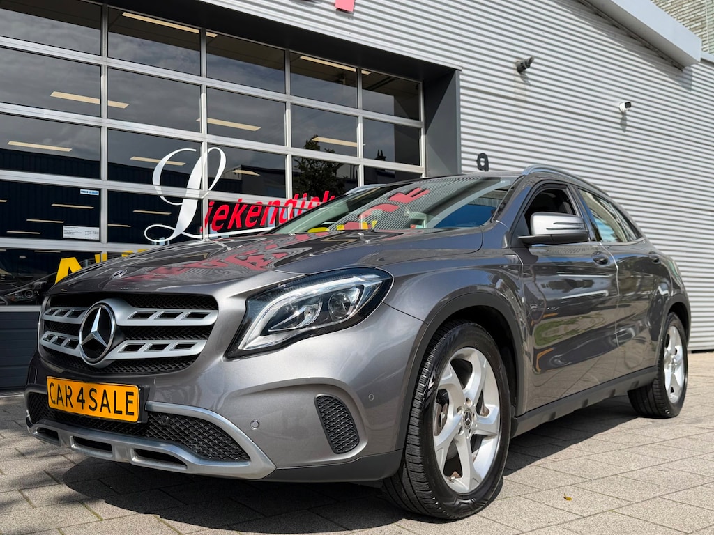 Mercedes-Benz GLA 180 Urban Sport - Navigatie I Airco I 1/2 Leder Sport interieur & Velgen I LED I Camera - PDC I