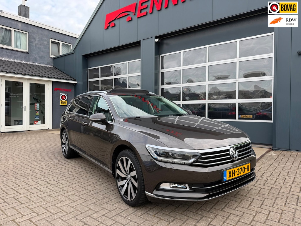Volkswagen Passat Variant 1.4 TSI ACT Highline Business R / Pano / Massage / Camera / Sportleder / Trekhaak / Zeer mooie auto !