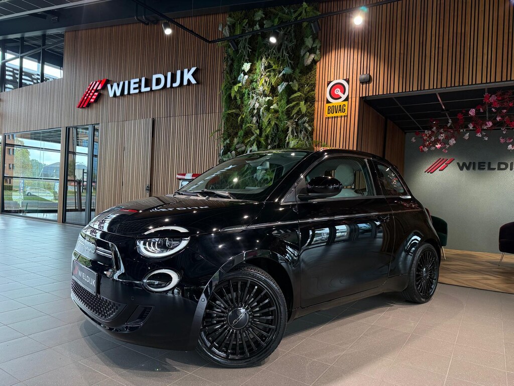Fiat 500 La Prima 42 kWh pano camera