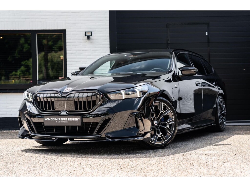 BMW 5-Serie Touring 530e M Sport PRO 360 H&K HUD Trekhaak