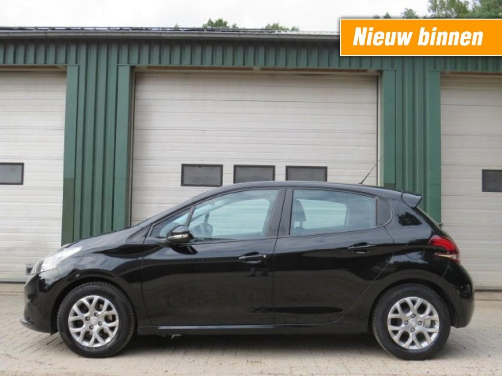 Peugeot 208 1.2 PURET. BLUE LION