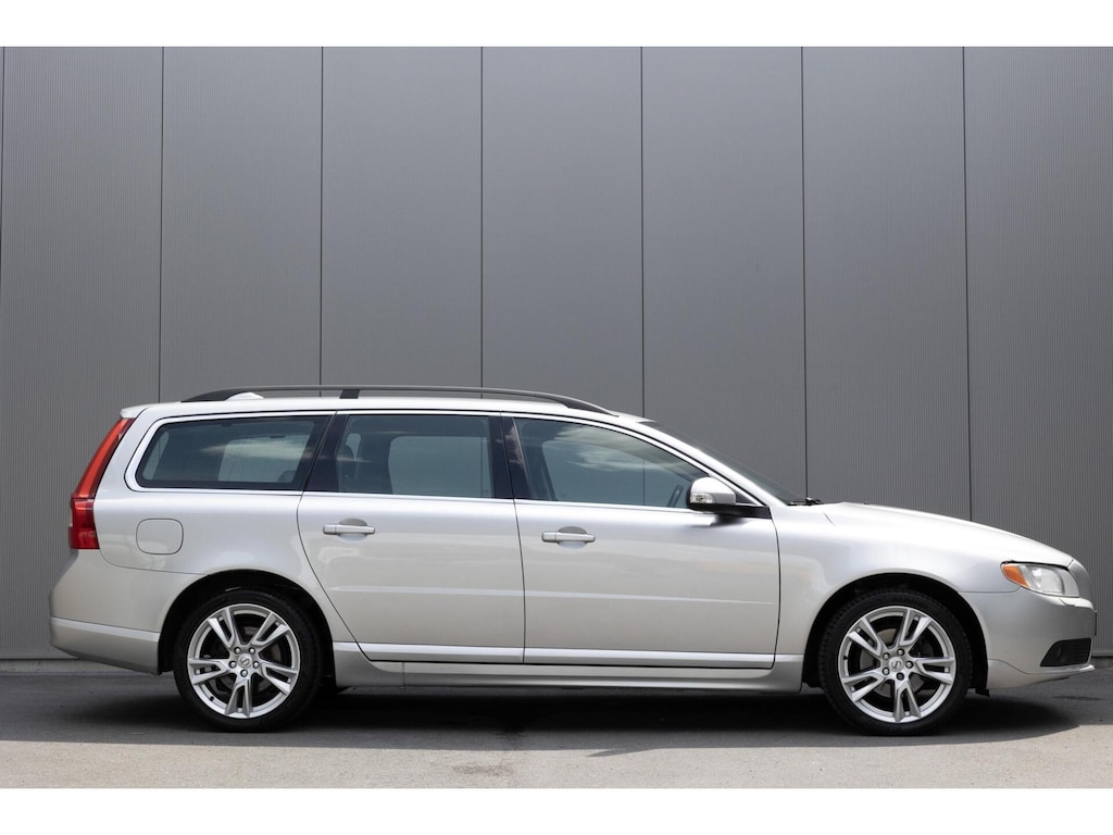 Volvo V70 2.0 Summum Automatishe versnelingsbak gereviseerd|Xenon|Clima|Stoelverwarming
