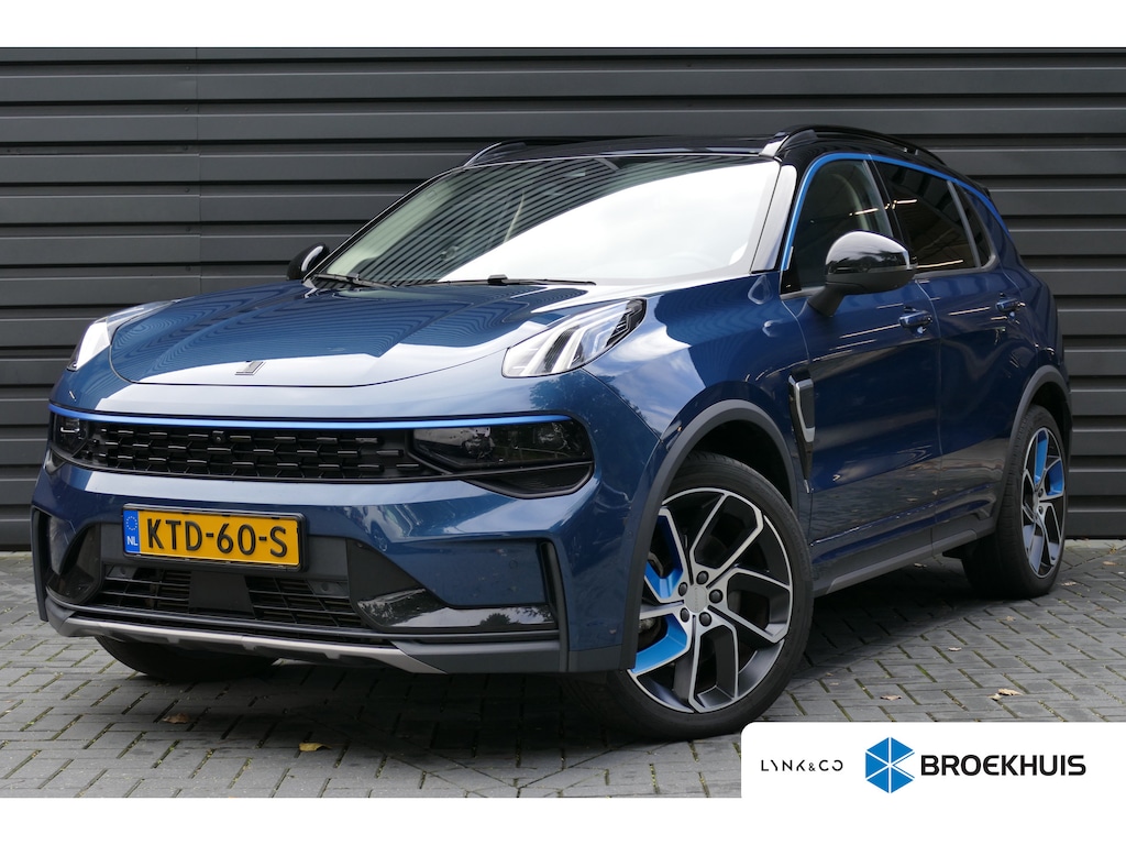 Lynk & Co 01 1.5 262PK PLUG-IN HYBRID AUTOMAAT / CAMERA V+A / PANO.DAK / KEYLESS / ELEKTR. ACHTERKLEP / 20" LMV / WINTERPAKKET / NAVI / LED / CLIMA / PDC / BLUETOOTH / ADAPT. CRUISECONTROL / 1E EIGENAAR / SCHITTERENDE STAAT !!