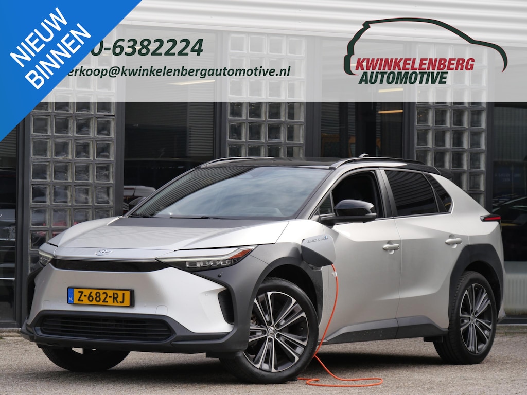 Toyota BZ4X 71kWh/ BI-TONE/ PANORAMADAK/ ELEKT. STOEL/ ELEKT. KLEP/ SOH 96%