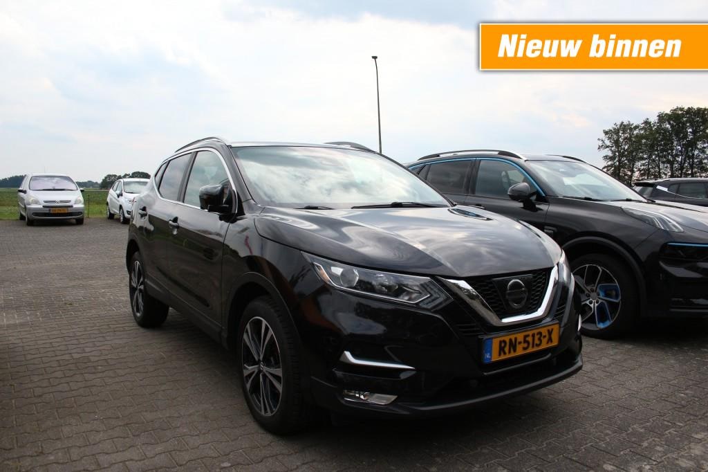 Nissan Qashqai 1.2 N-Connecta, Pano. dak, Trekhaak, PDC, Camera, Lichtmetalen velgen