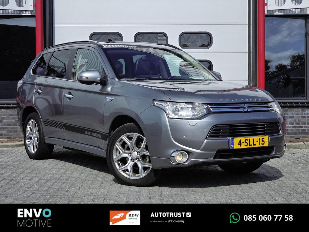 Mitsubishi Outlander 2.0 PHEV Instyle 4WD/Pano/Navi/Trekhaak