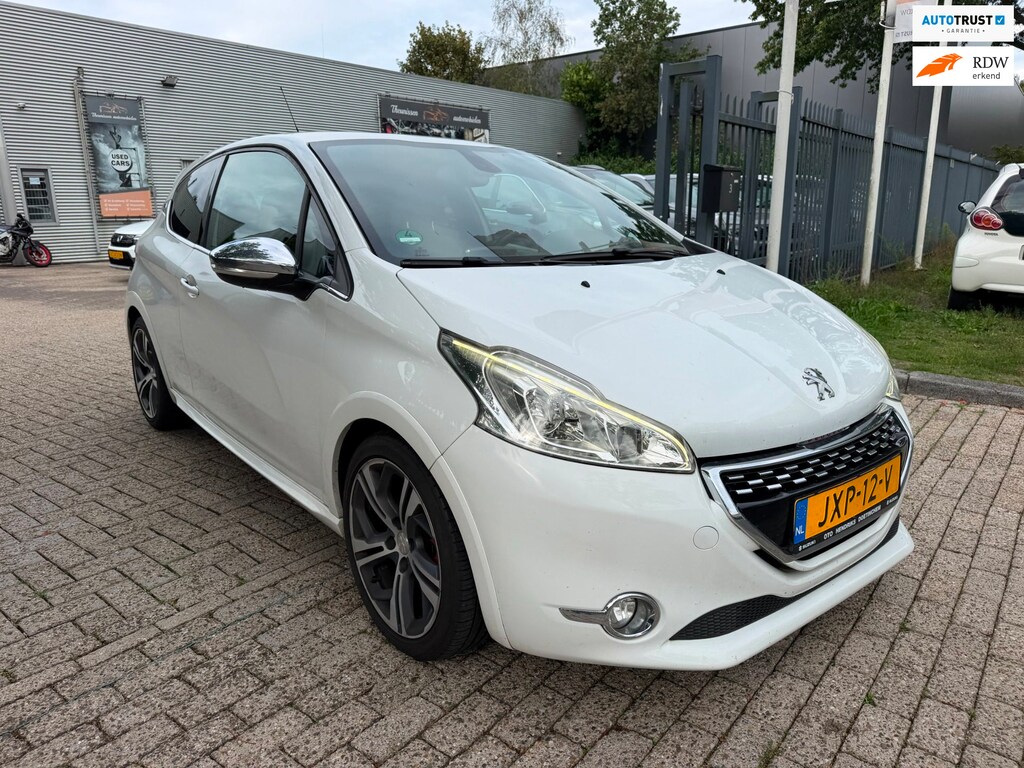 Peugeot 208 1.6 THP GTi 200 pk leder, cruise, elec pakket, pdc, navi , mooie onderhouden goed rijdende auto .