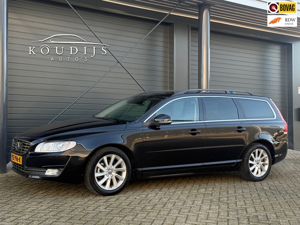 Volvo V70 2.0 T4 Dynamic, ACC, Stoel/Stuur verw., Afn Trekhaak, Standkachel, Dodehoek, Nieuwe distributieriem