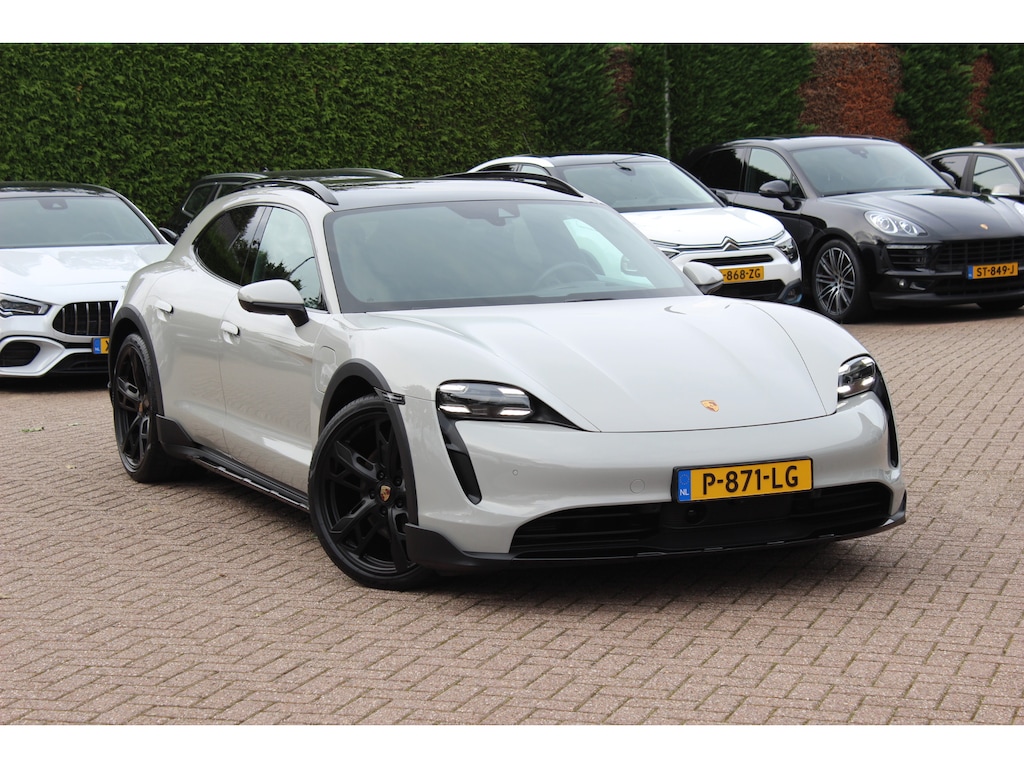 Porsche Taycan Cross Turismo 4S 93 kWh / SoH 93,1% / Panoramadak / 360Camera / Luchtvering / Matrix LED / 21'' / Sportdesign / Bose / Stoel+Stuurverwarming / Dodehoek / DAB / Cruise Control / Warmtepomp
