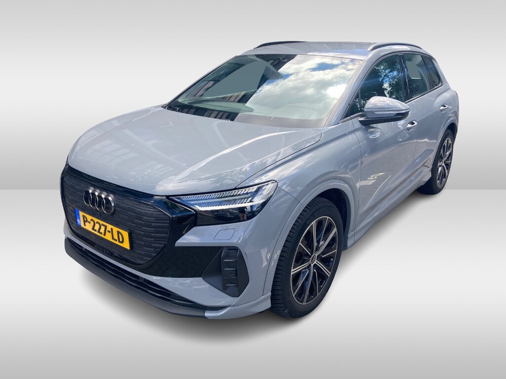 Audi Q4 e-tron 35 Advanced edition 55 kWh / Camera / Leder / Keyless / Matrix LED / 20'' / Warmtepomp / Elektr. Bestuurdersstoel / Stoelverwarming / DAB / ACC