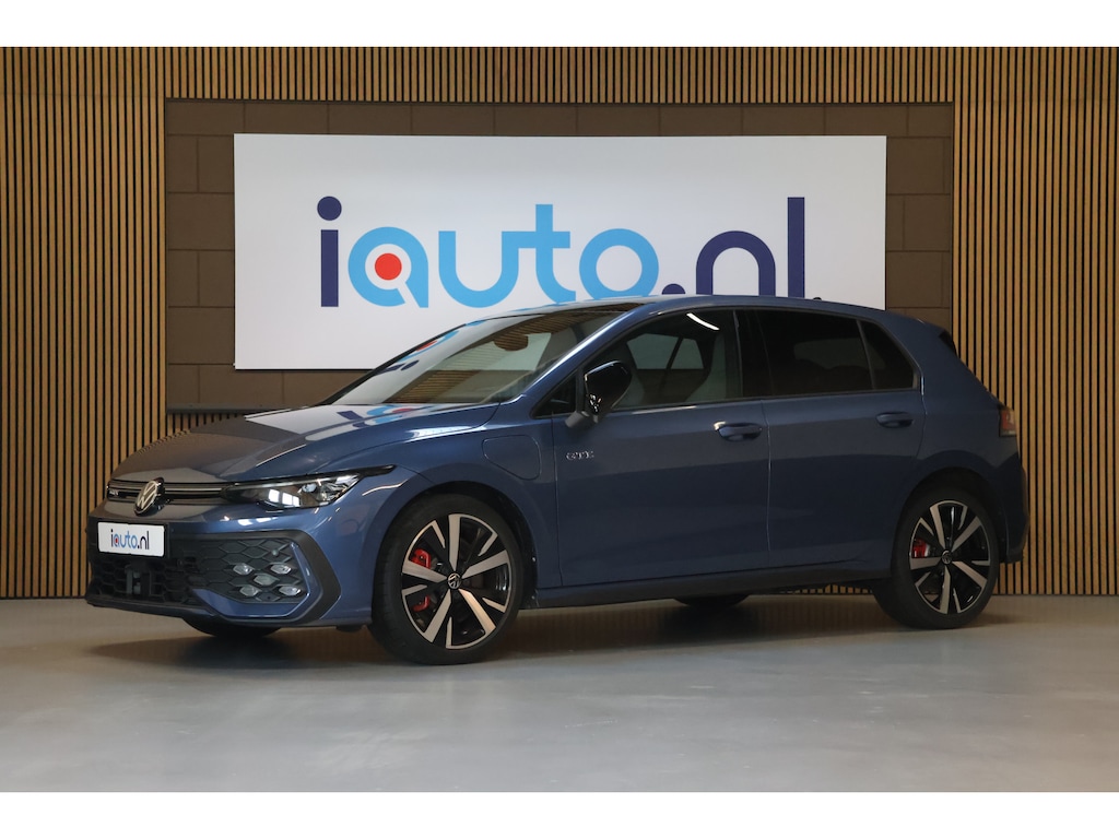 Volkswagen Golf 1.5 eHybrid 272pk GTE Pano/Leder/IQ.Light/360/Headup/DCC/Keyless/Elek. stoel+mem/Dodehoek/Trekhaak wegkl.