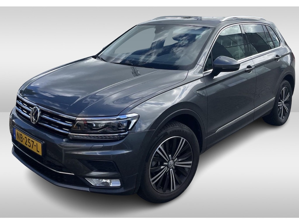 Volkswagen Tiguan 2.0 TSI 4Motion Highline / 1e Eign. / NL Auto / Trekhaak / Panoramadak / Keyless / CarPlay / 18'' / Virtual Cockpit / Massage / Stoelverwarming / ACC