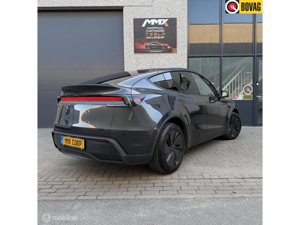 Tesla Model Y Long Range RWD