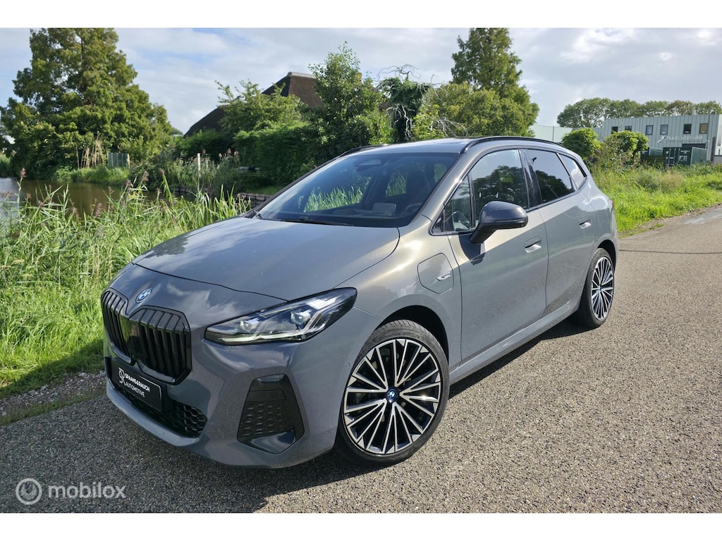 BMW 2-Serie Active Tourer 225e xDrive / Pano / HK Audio
