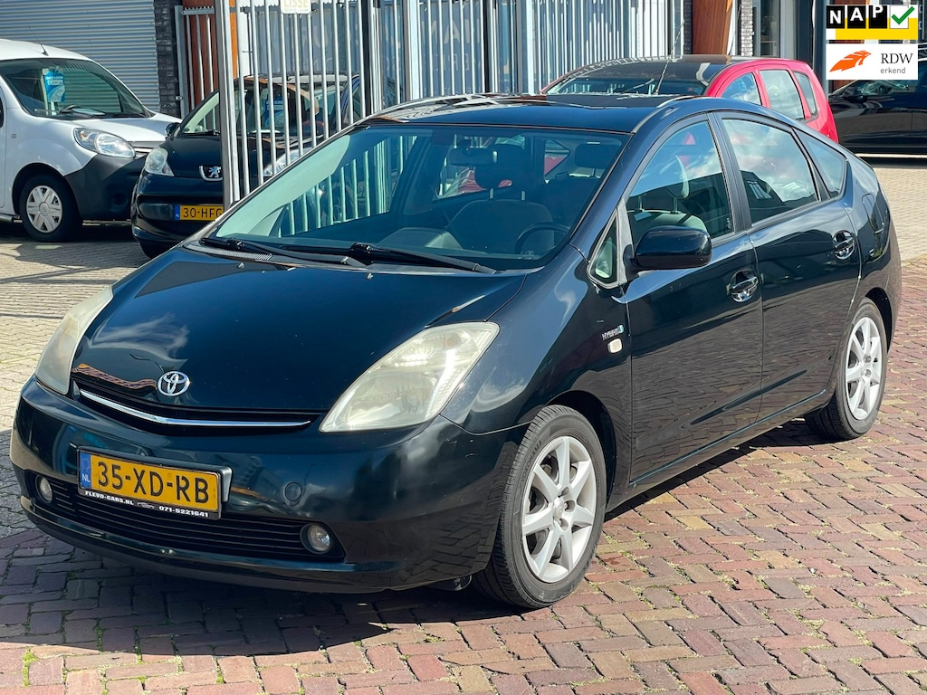 Toyota Prius 1.5 VVT-i Tech Edition Apk 4-7-2027 Airco Stuurbekr Navi