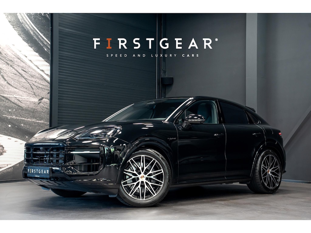 Porsche Cayenne Coupé 3.0 E-Hybrid Black Edition *BOSE / Panorama / Sport-Chrono / HUD / Keyless / Soft-close*