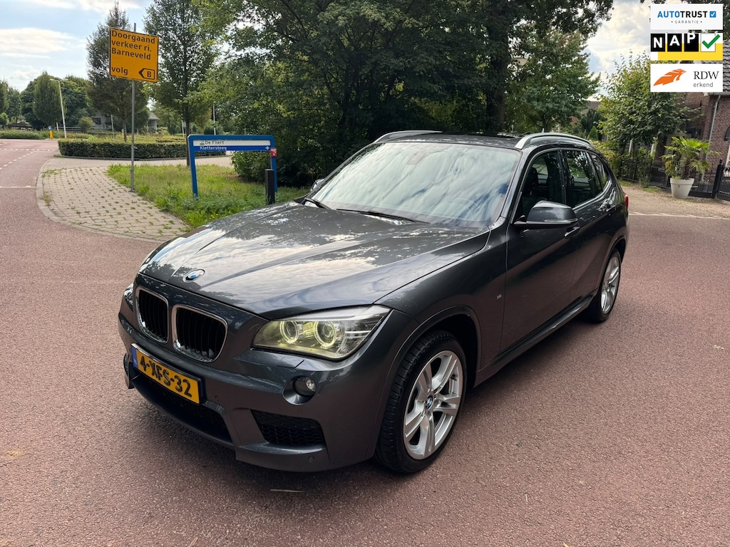 BMW X1 SDrive20i High Executive / Navi / Pano / Xenon / Leder / NAP /