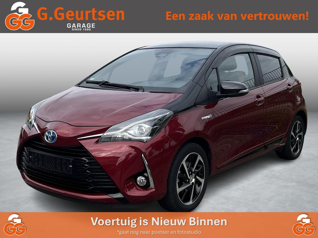 Toyota Yaris 1.5 Hybrid Bi-Tone