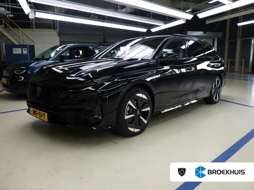 Peugeot e-308 SW GT 54 kWh | SOH 98% | Fase 3 laden | Nieuw model | 6.500km | Warmtepomp | Luxe stoelen | Alcantara |