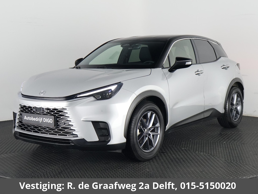 Lexus LBX 1.5 Business Line 2WD | Dodehoek detectie | Stuur- & Stoelverwarming | Navigatie | Parkeersensoren