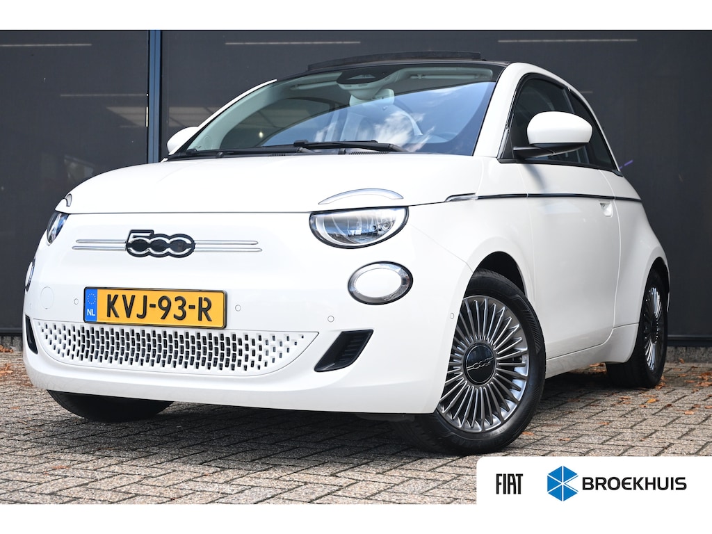 Fiat 500 Icon 42 kWh | Navi by app | Cruise control | Elektr. ramen voor | DAB | Stoelverwarming | Achteruitrijcamera | Armsteun voor | LMV 16" |
