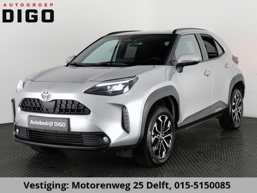 Toyota Yaris Cross 1.5 HYBRID DYNAMIC LUXURY GARANTIE 2035 ! PARKEERSENSOREN VOOR & ACHTER . STOEL/STUUR VERWARMING . NAVIGATIE .