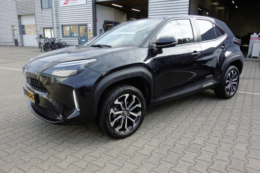 Toyota Yaris 1.5 HYBRID DYNAMIC, Navi, Winterpakket, PDC V+A, 17 Inch