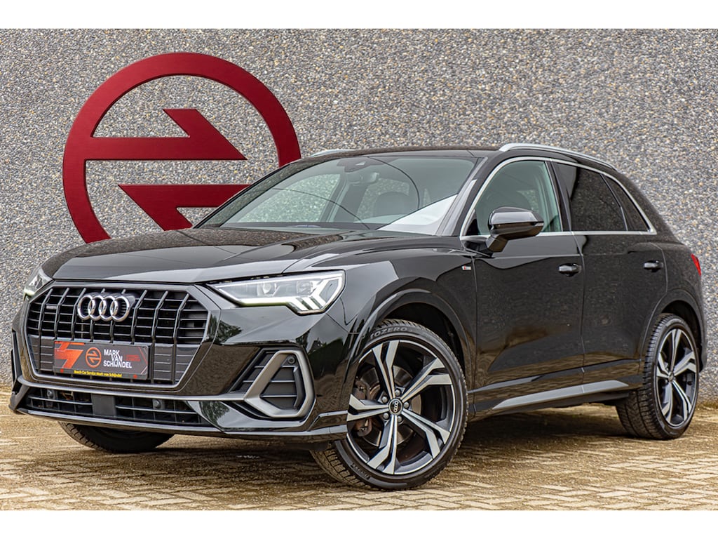 Audi Q3 40 TFSI S tronic quattro S Line / Trekhaak / Camera / Dode Hoek / PDC / Leder / Stoelverwarming / Adaptive Cruise / Carplay / Climate Control / 20inch
